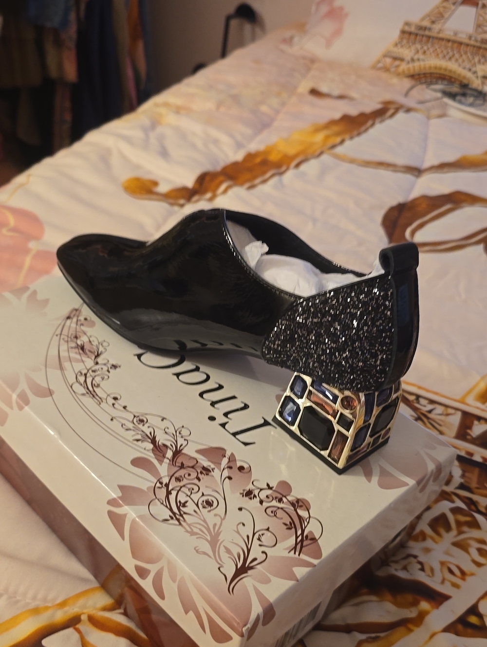 Shoes - Picture 3 of 7